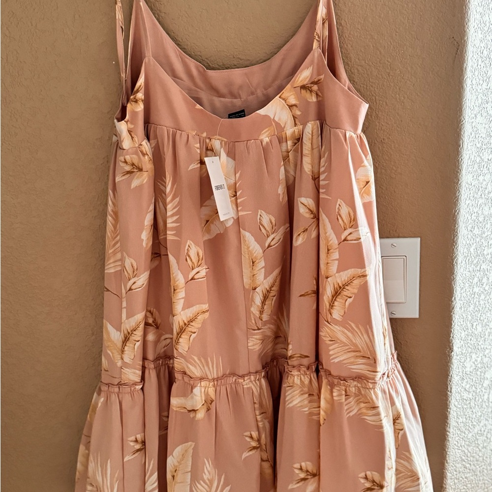 Dress - Picture 3 of 3